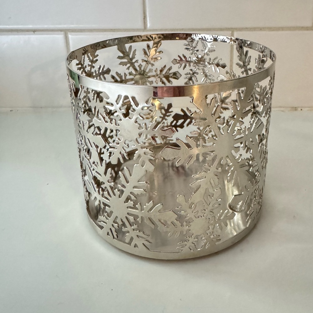Bath & Body Works Slatkin Christmas Snowflake Candle Sleeve
